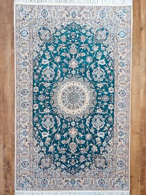 Nain mit Seide  2,08x1,28