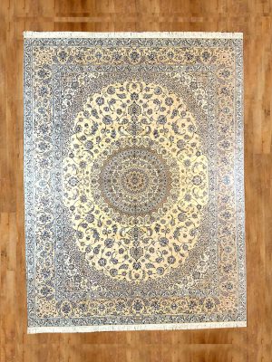 Nain mit Seide 6L- 402x301